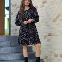 Жіноча сукня-міні в квітковий принт чорна